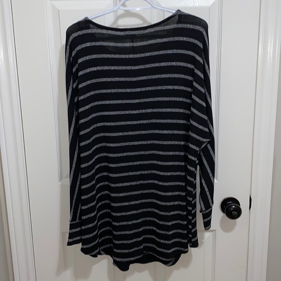 cleo | NWT: Woman’s Petite Striped Blouse - Size Large - Picture 2 of 6